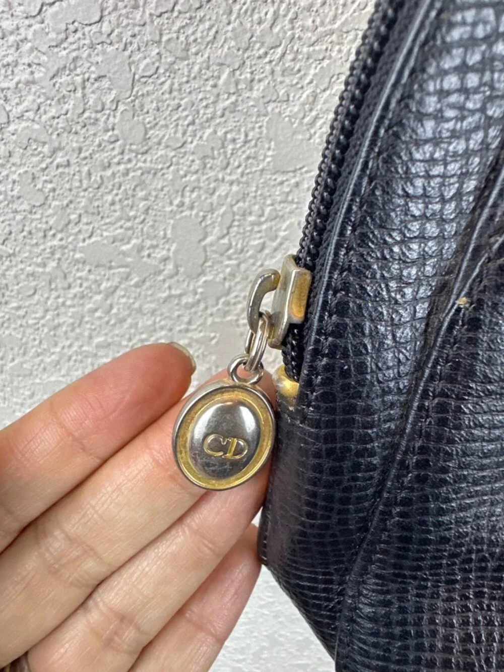 Vintage Christian Dior Navy Leather Shoulder Bag Gold Logo Made in France - Picture 9 of 16